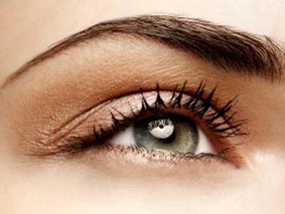 Το σχήμα των φρυδιών αλλάζει την εικόνα μας!