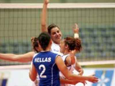 Βόλεϊ: Νίκησαν οι γυναίκες με τη βοήθεια των ομογενών