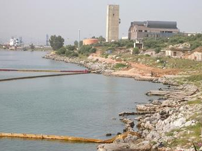 Ρύπανση στη θαλάσσια περιοχή της Ελευσίνας