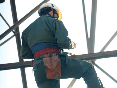 Έπεσε από ύψος  6 μέτρων και σώθηκε