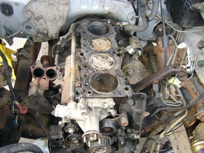 Οι αιτίες και τα περίεργα που ”καθηλώνουν” καθημερινά 600 αυτοκίνητα