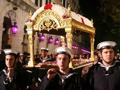 Η περιφορά του Επιταφίου ανά την Ελλάδα