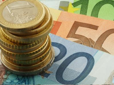 Μείωσε τα επιτόκια και αλλάζει στρατηγική η ΕΚΤ