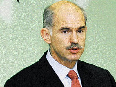 «Πάγωμα των δανείων» ζητεί ο Γ. Παπανδρέου