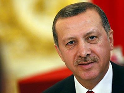 ”Χαϊδεύει” το Στρατό ο Erdogan