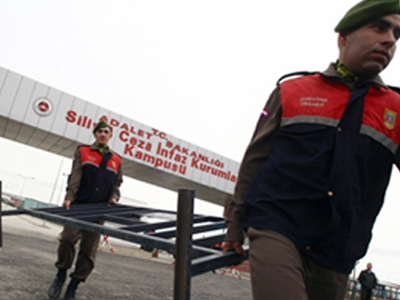 Τριάντα συλλήψεις για την υπόθεση Εργκένενκον στην Τουρκία