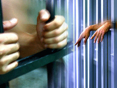 Συνέλαβαν δραπέτη… την ώρα που επέστρεφε στη φυλακή