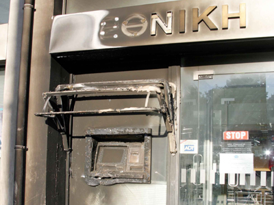 Εμπρησμοί τη νύχτα στη Θεσσαλονίκη