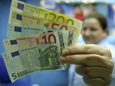 Στο 0,6% ο πληθωρισμός, στο 8,9% η ανεργία στην ευρωζώνη