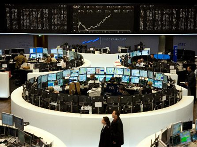 Θετικά έκλεισε ένας καταστροφικός μήνας για τις αγορές