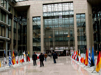 Τι προτείνει η ΕΕ για τη στήριξη της απασχόλησης