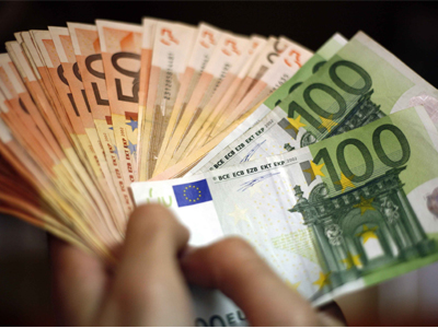 Εκτός ελέγχου η μείωση των εσόδων του δημοσίου