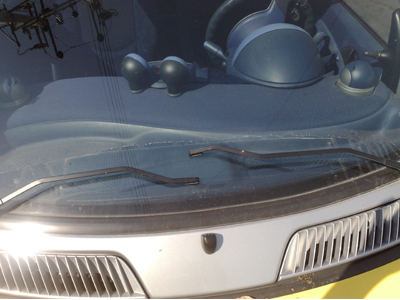 Κλέβουν τάσια, κεραίες και υαλοκαθαριστήρες