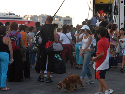 Σε δική τους πανάκριβη ρότα, οι ακτοπλόοι