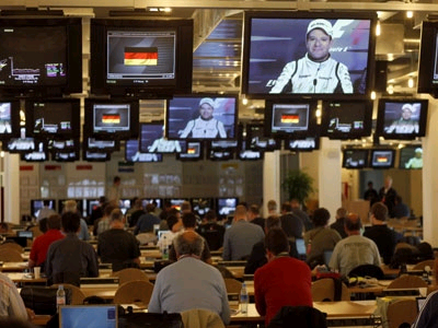 F1: Την ουρά στα σκέλια έβαλε ο Barrichello!