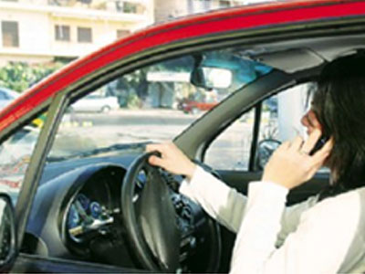 Τη λήστεψε στο φανάρι