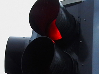 Αστυνομικοί άλλαζαν τα φανάρια για να ”κόβουν” κλήσεις