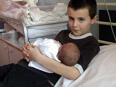 Εξέταση DNA θα κάνει ο 13χρονος πατέρας