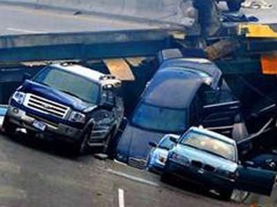 Τουλάχιστον τέσσερις νεκροί από κατάρρευση οδογέφυρας στην Κίνα