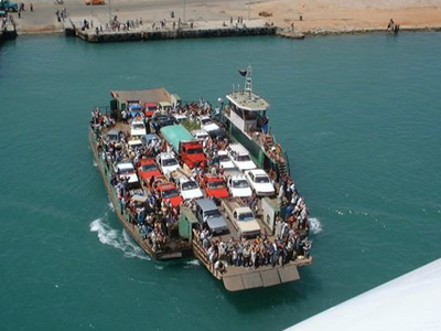 Φέρι αναποδογύρισε στο Νεπάλ, δεκάδες αγνοούμενοι