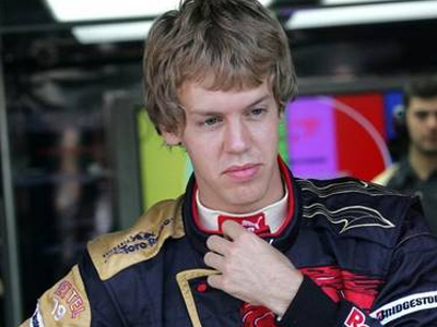 Ο Φέτελ την pole position