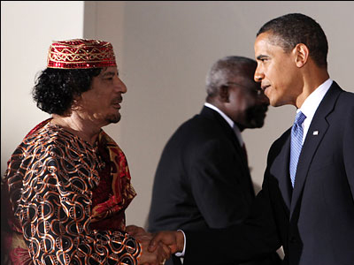 Ιστορική χειραψία Gaddafi-Obama