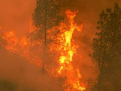 Καίγονται σπίτια στην Καλιφόρνια
