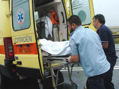 Τροχαίο με έναν τραυματία στις Τρεις Γέφυρες