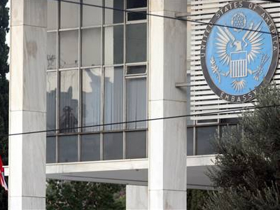 Θρίλερ με πυροβολισμούς έξω από την οικία του Αμερικανού πρέσβη