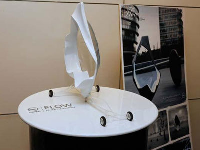 Ο νικητής του διαγωνισμού μελλοντικής μετακίνησης Opel/RCA οραματίζεται το αυτοκίνητο χωρίς τροχούς