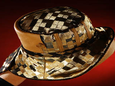 «Βάλτε το καπελάκι σας» και… καλή Πρωτοχρονιά!