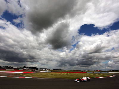 Ο Vettel πήρε την pole και στο συννεφιασμένο Σίλβερστον!