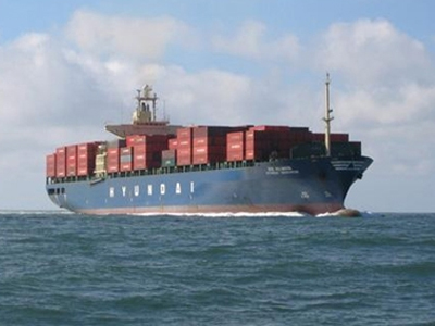 Τραυματίστηκε εργάτης καθαρισμού σε φορτηγό πλοίο