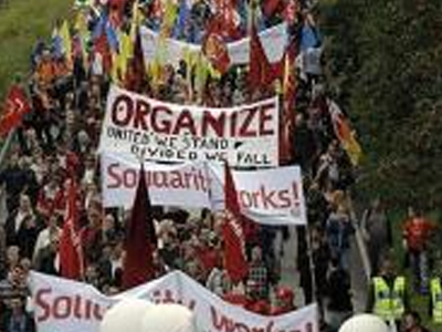 Πορεία 10.000 διαδηλωτών κατά της Παγκοσμιοποίησης