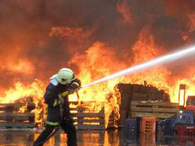 Πυρκαγιά σε αποθήκες της Coca-Cola