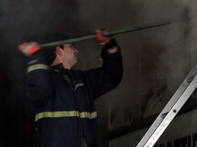 Ζημιές από φωτιά σε δημοτικό γυμναστήριο