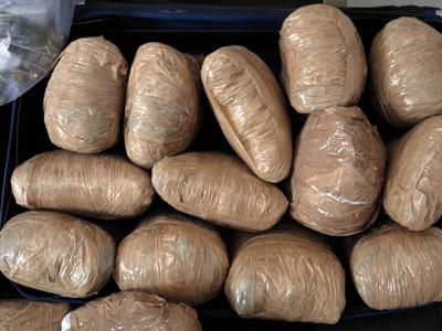 Συνελήφθη με 27 κιλά χασίς στο πορτ μπαγκάζ