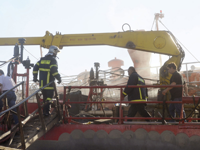 Στη φυλακή οι υπεύθυνοι του συνεργείου επισκευών του δεξαμενόπλοιου