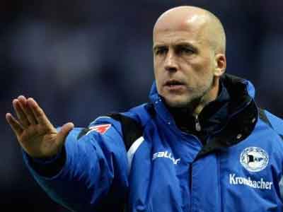 Απολύθηκε από την Arminia Bielefeld o Frontzeck