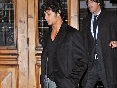 Ταύρος εν υαλοπωλείο ο Jesus