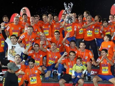 Διακόπηκε λόγω επεισοδίων το ντέρμπι ΑΠΟΕΛ-Ομόνοια