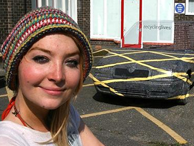 Καλλιτέχνιδα εξαφάνισε ένα… αυτοκίνητο