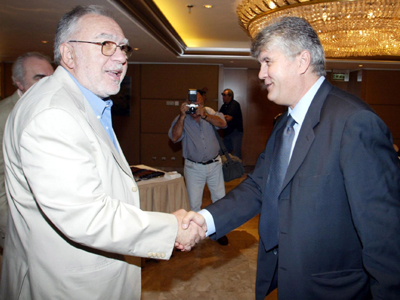 Η ΠΑΕ Ολυμπιακός συνεχάρη τον Γκαγκάτση για το έργο του