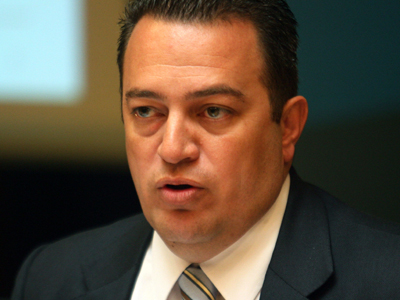 Στο μάτι του κυκλώνα και τα τρένα