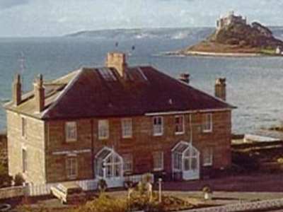 Απαγόρεψαν σε gay να κοιμηθούν στο ίδιο κρεβάτι