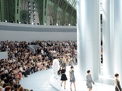 Στο Παρίσι χτυπά η καρδιά της μόδας