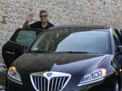 George Clooney και Lancia για την πόλη L’Aquila