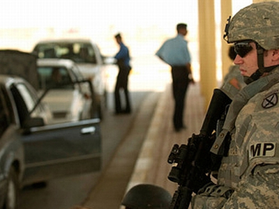 Νεκρός Γεωργιανός στρατιώτης κοντά σε ρωσικό φυλάκιο