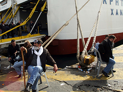 Την παραίτηση Μαρκογιαννάκη ζητούν οι αγρότες της Κρήτης
