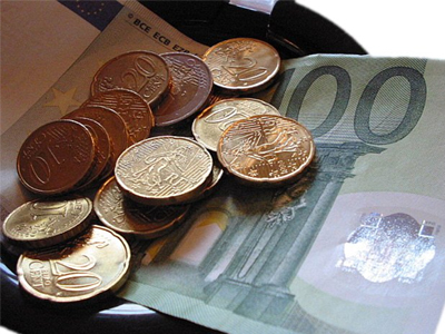 Κυριλέ ο επίδοξος…  πορτοφολάκιας  του υφυπουργού